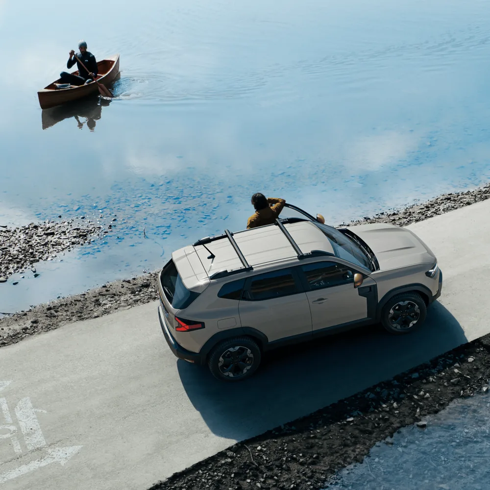 Dacia Duster au bord de l’eau